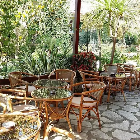 Aparthotel Philippos 2*