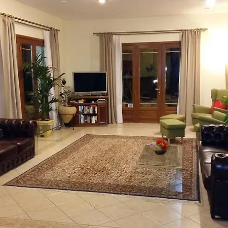 Hotel apartamentowy Philippos 2*
