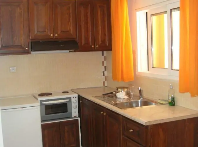 Philippos Aparthotel Nikiana